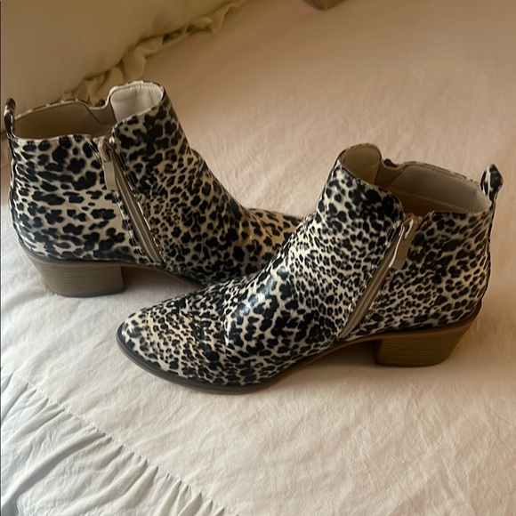 Leopard Print Ankle Boots - Picture 4 of 5
